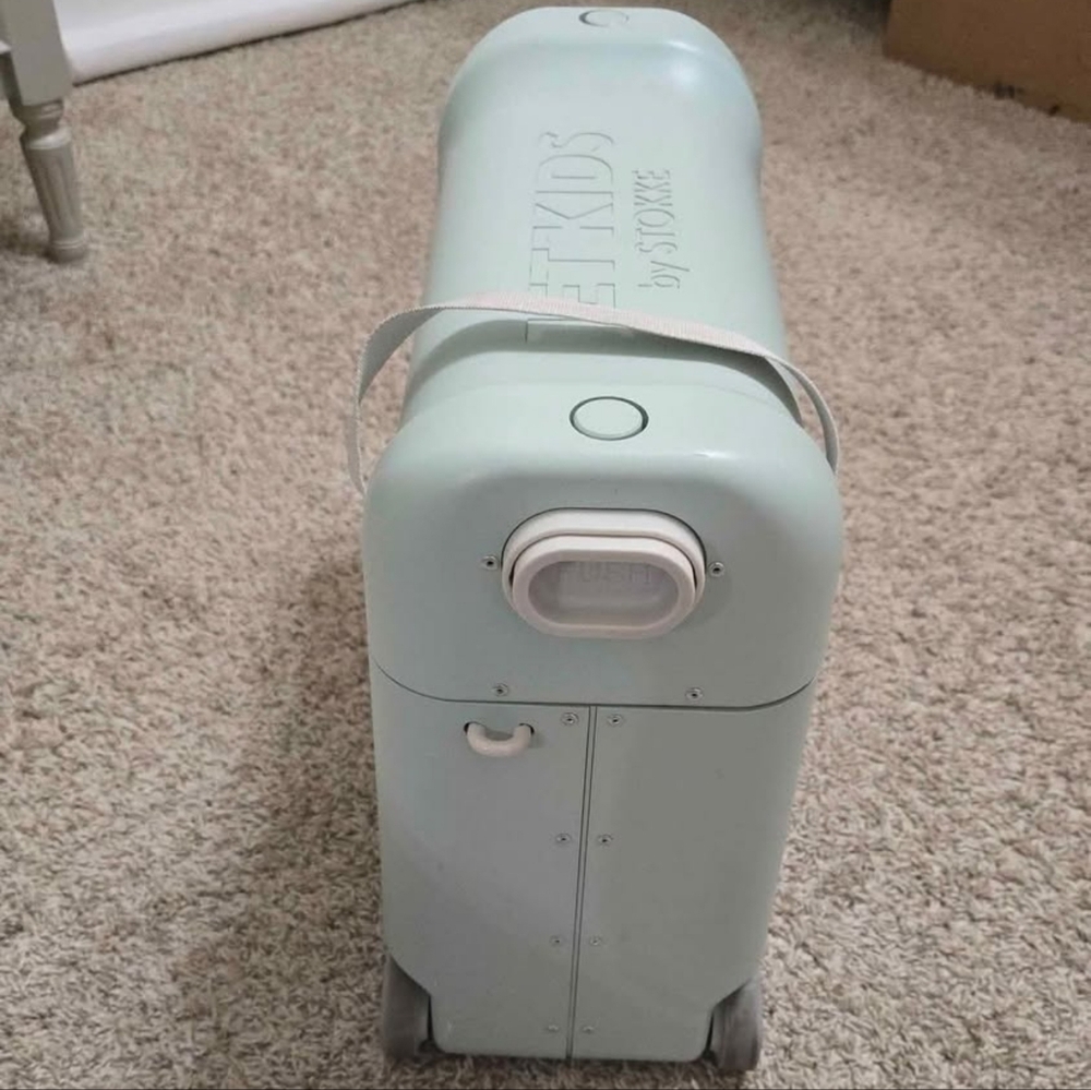 Mint Green Ride-On Suitcase - Picture 3 of 4